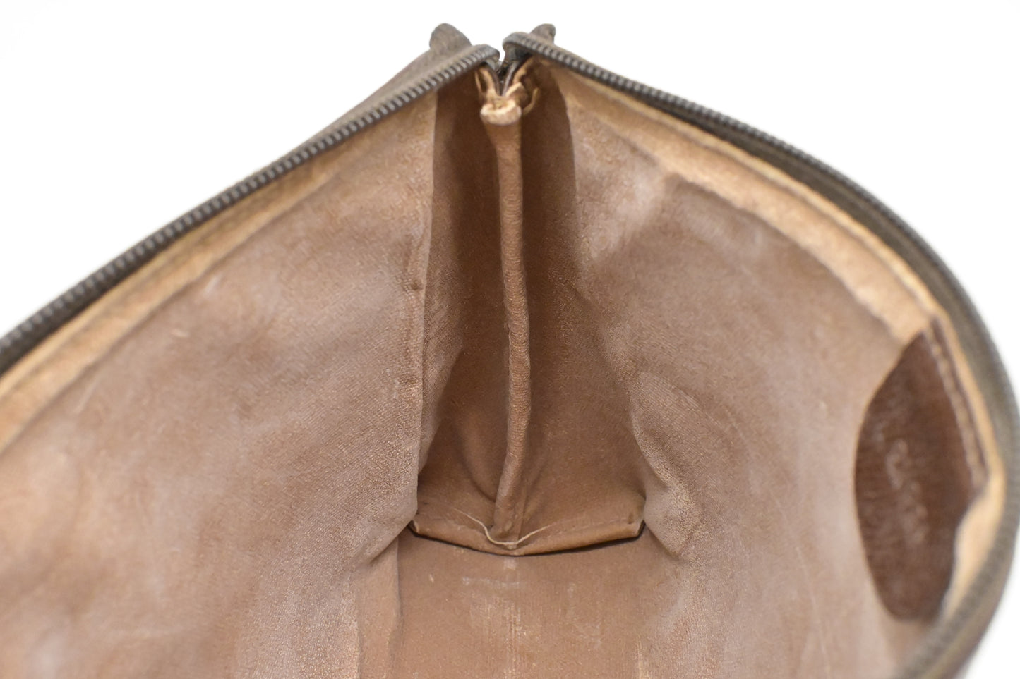 Gucci Pouch in GG Supreme Canvas