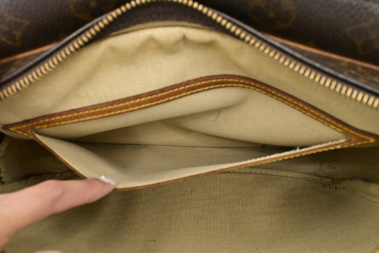 Louis Vuitton Reporter PM in Monogram Canvas