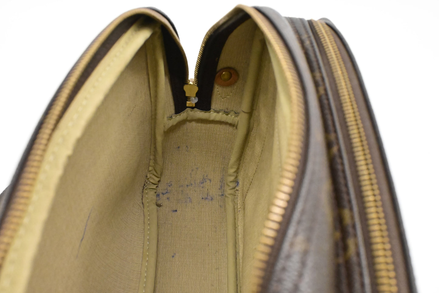 Louis Vuitton Reporter PM in Monogram Canvas