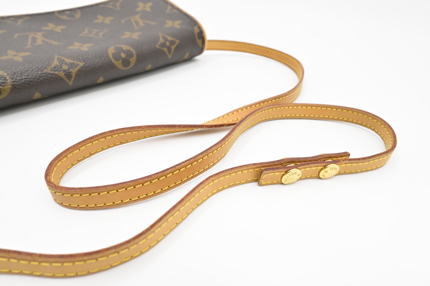 Louis Vuitton Pochette Twin in Monogram Canvas
