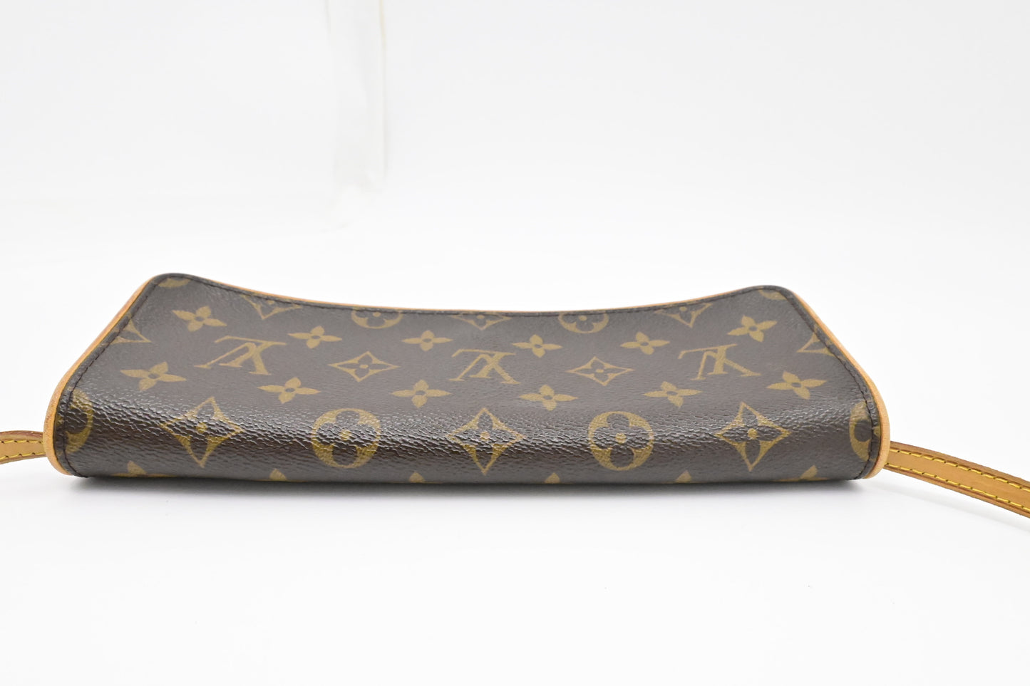 Louis Vuitton Pochette Twin in Monogram Canvas