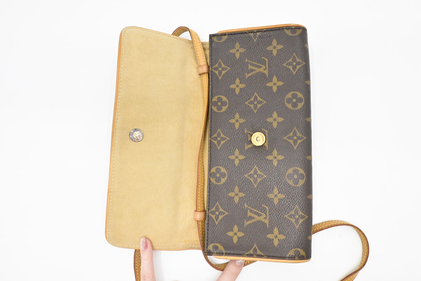 Louis Vuitton Pochette Twin in Monogram Canvas