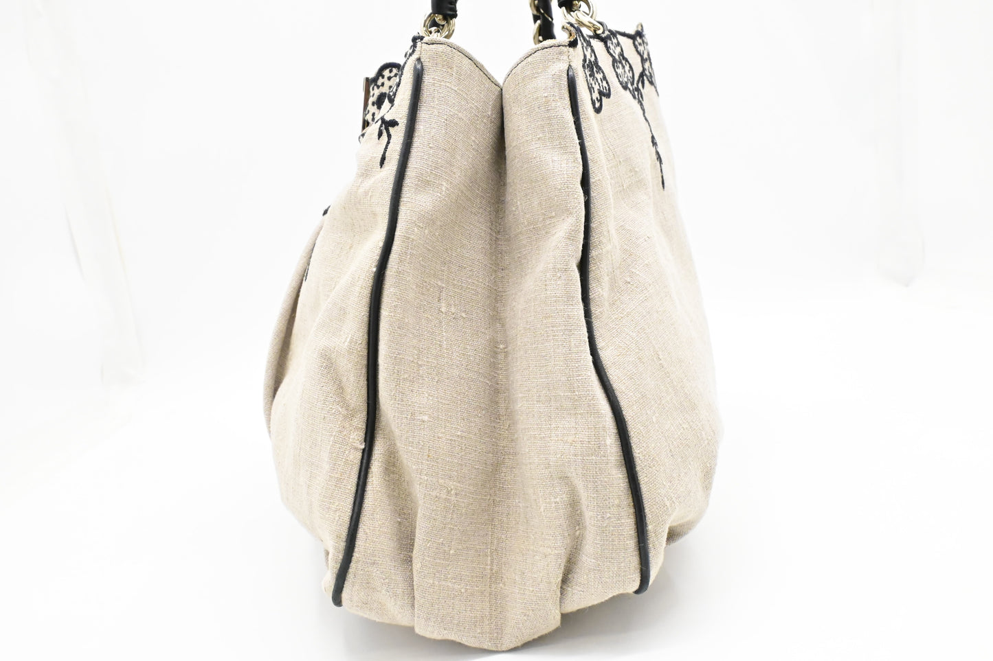 Fendi Tote Flower Embroideries in Beige Canvas