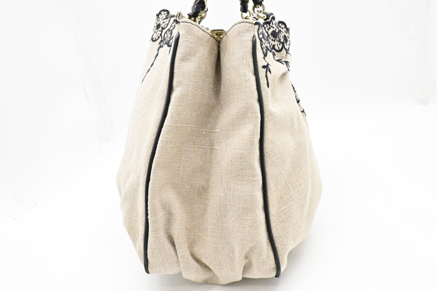 Fendi Tote Flower Embroideries in Beige Canvas