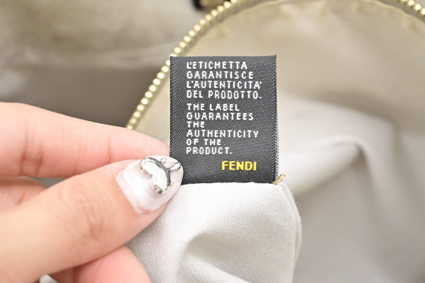 Fendi Tote Flower Embroideries in Beige Canvas