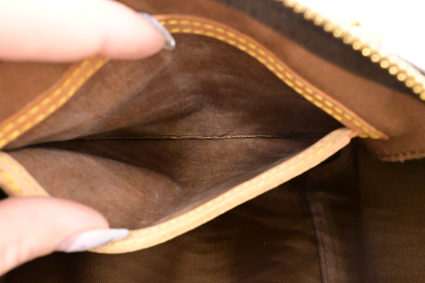 Louis Vuitton Speedy 25 in Monogram Canvas