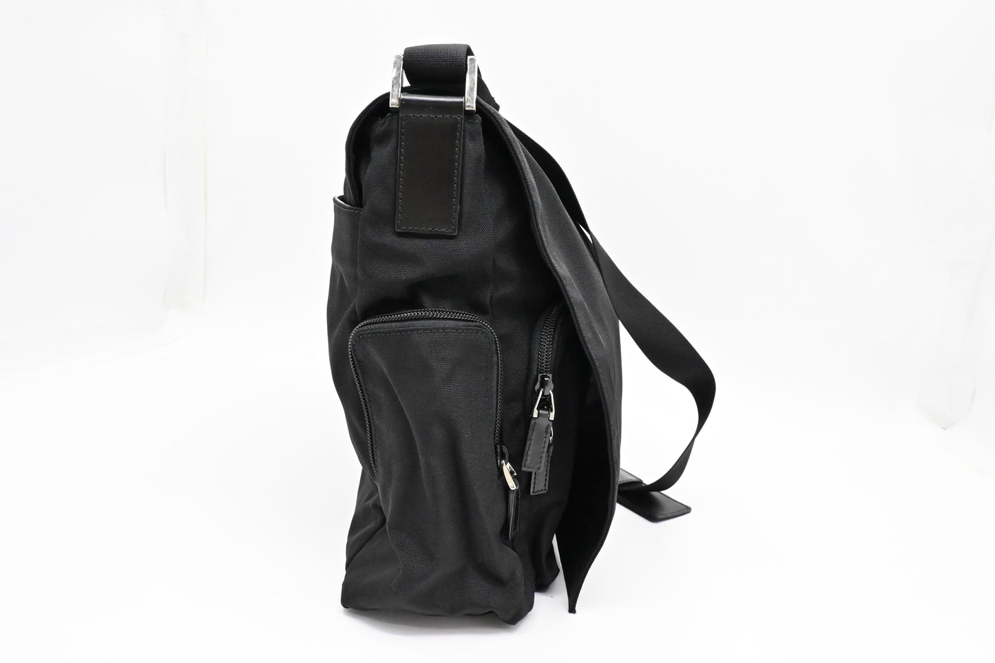 Gucci Messenger Bag in Black Canvas