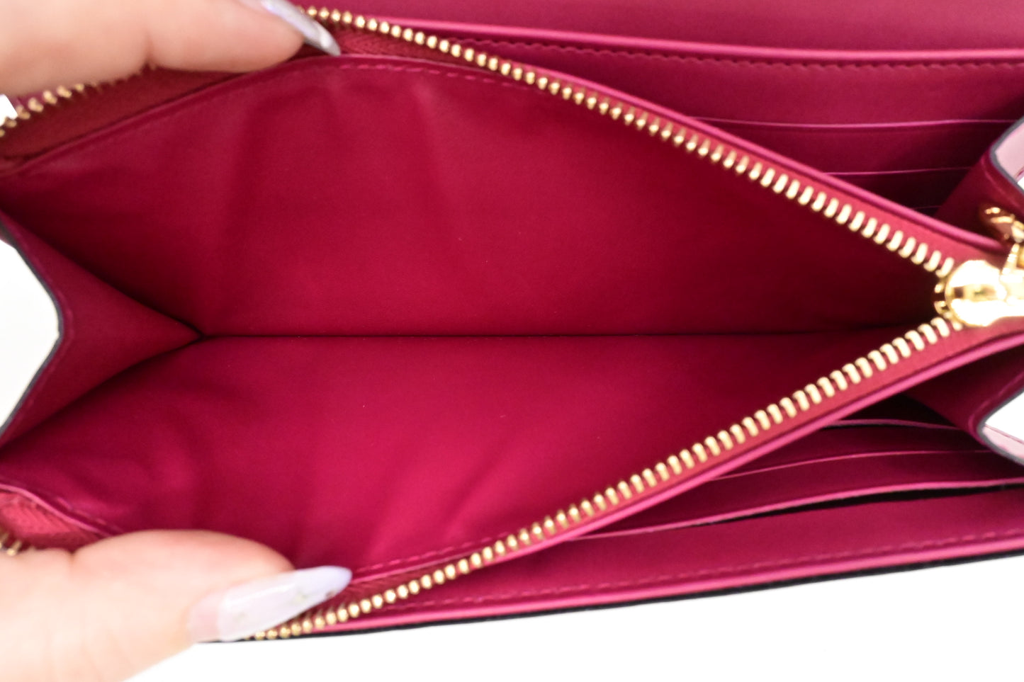 Louis Vuitton Wallet on Chain in Rose Pop Vernis Leather