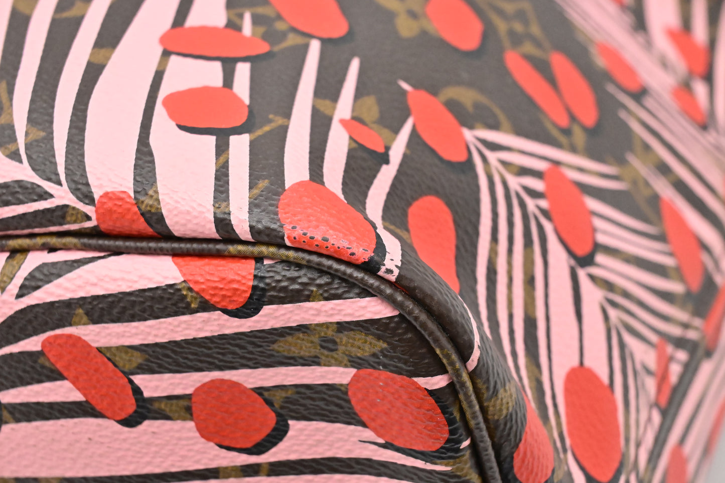 Louis Vuitton Neverfull MM in Jungle Dots Monogram Canvas