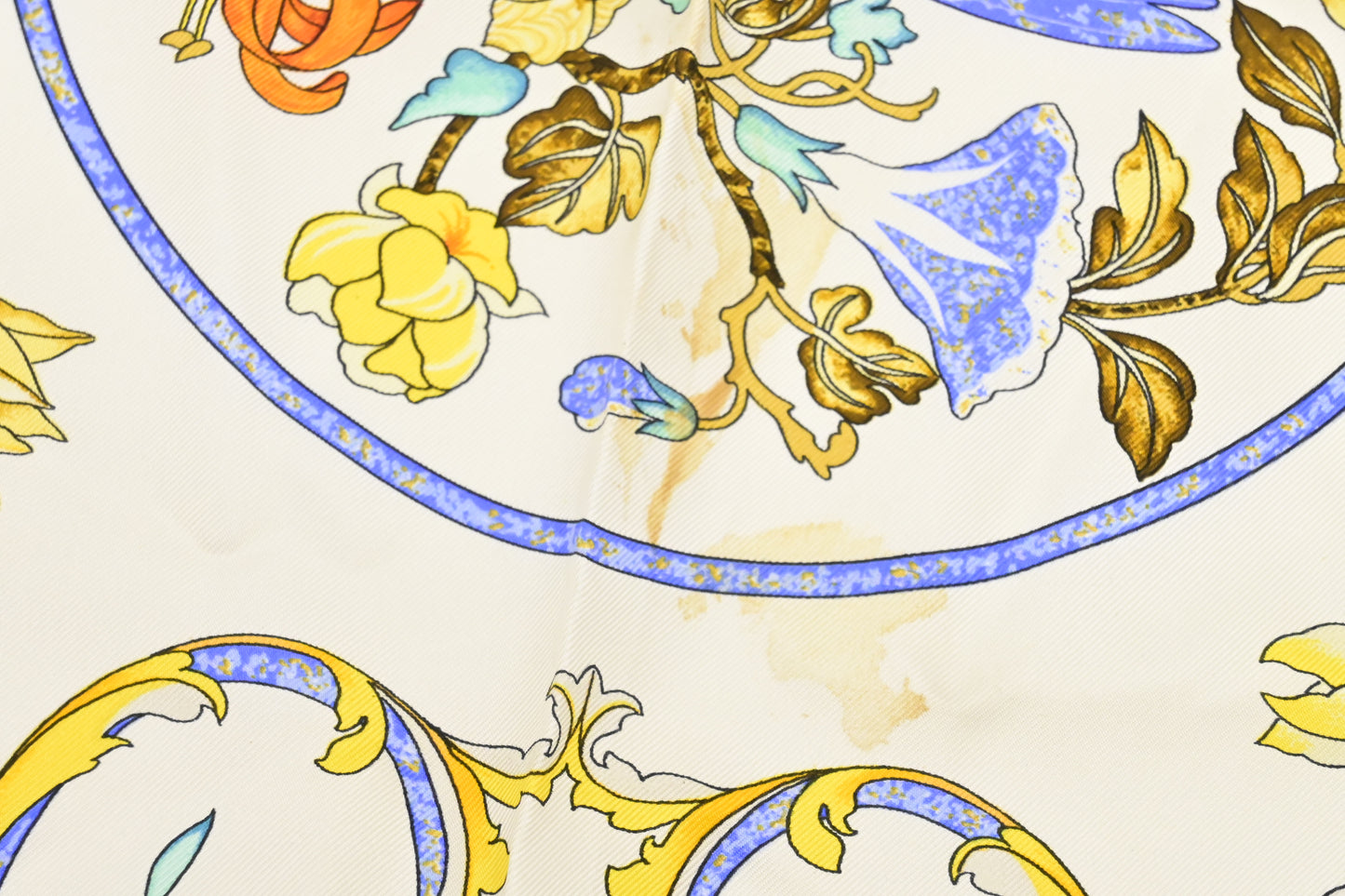 Hermes 'Pierres d'Orient et d'Occident' Carre 90 in Silk