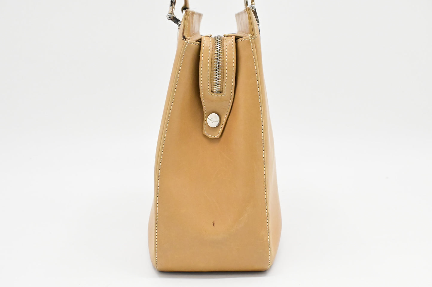 Ferragamo Shoulder Bag in Tan Leather