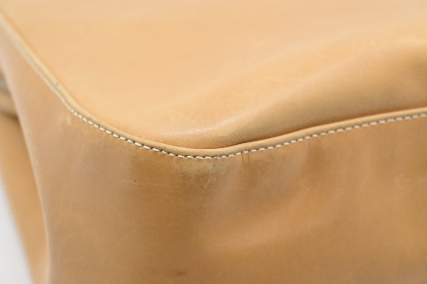 Ferragamo Shoulder Bag in Tan Leather