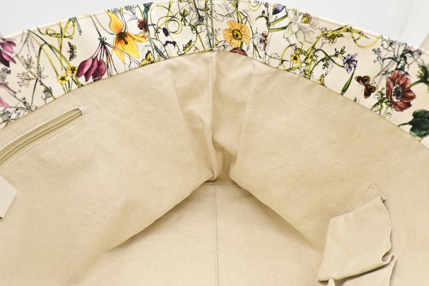 Gucci Tote in White Floral Canvas