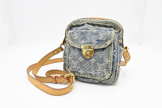 Louis Vuitton Camera Bag in Monogram Denim