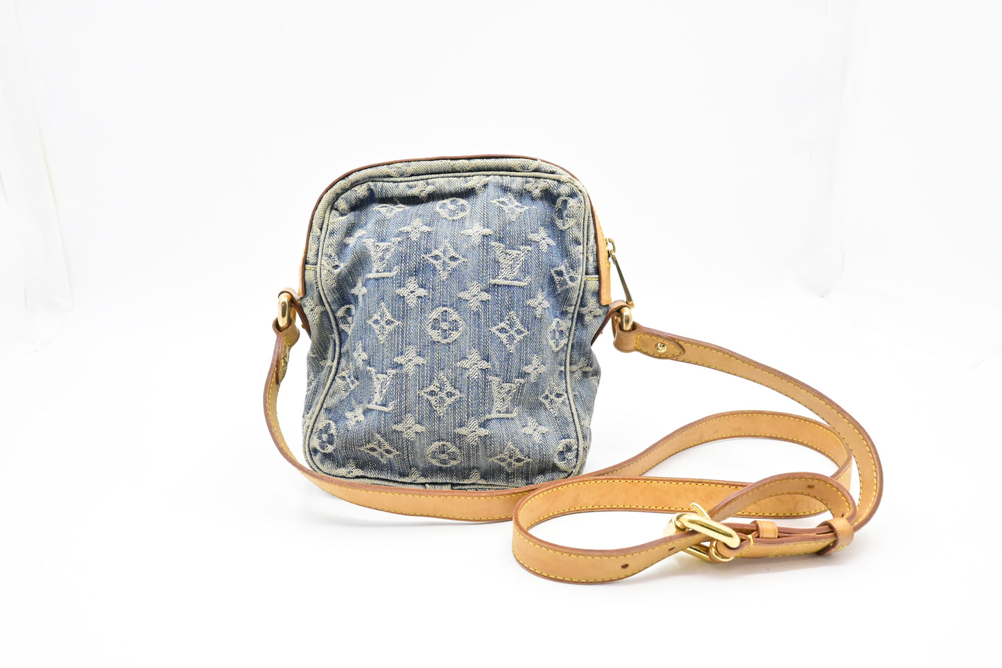 Louis Vuitton Camera Bag in Monogram Denim