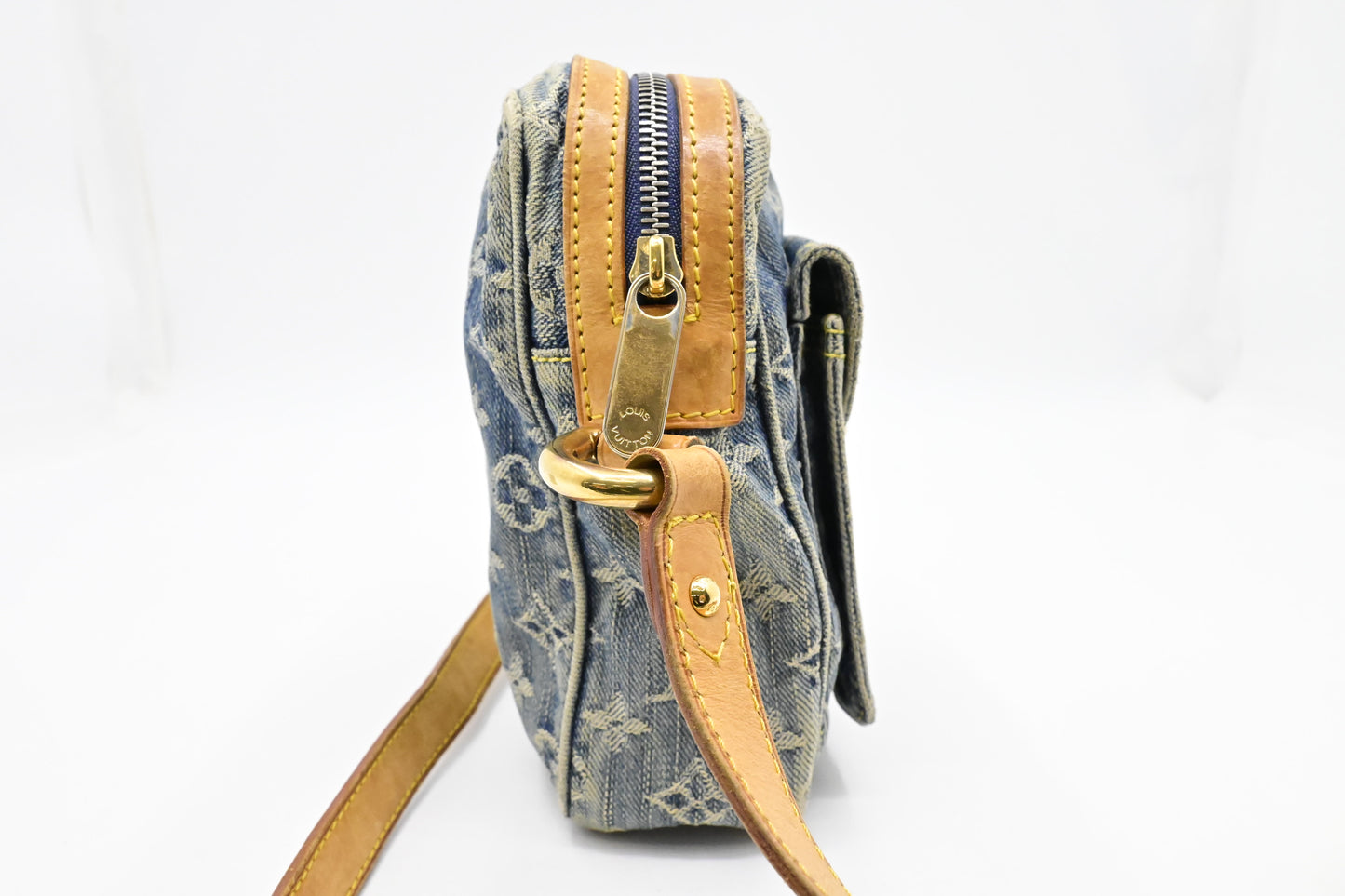 Louis Vuitton Camera Bag in Monogram Denim