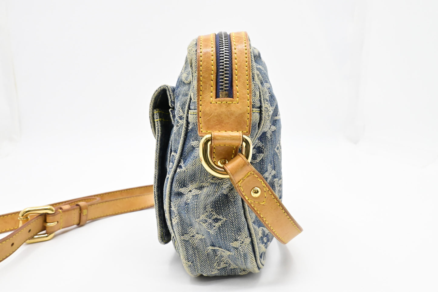 Louis Vuitton Camera Bag in Monogram Denim