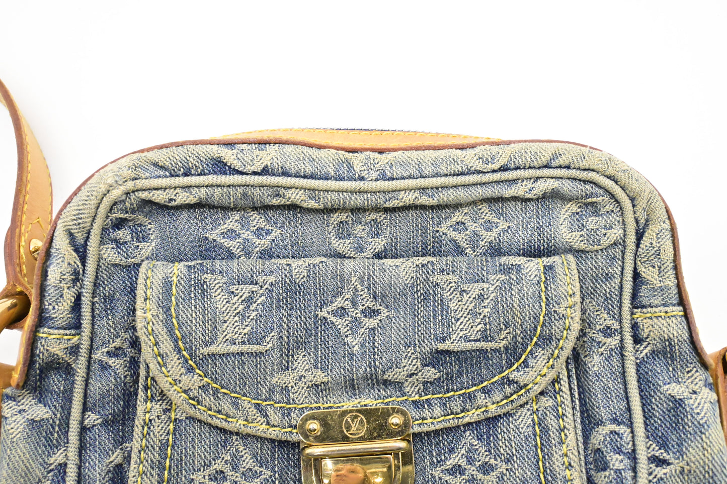 Louis Vuitton Camera Bag in Monogram Denim