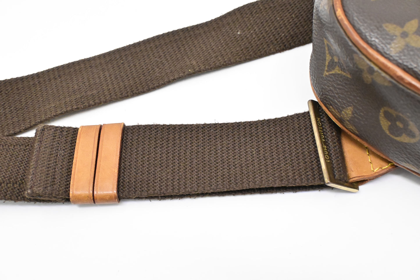 Louis Vuitton Pochette Gange in Monogram Canvas