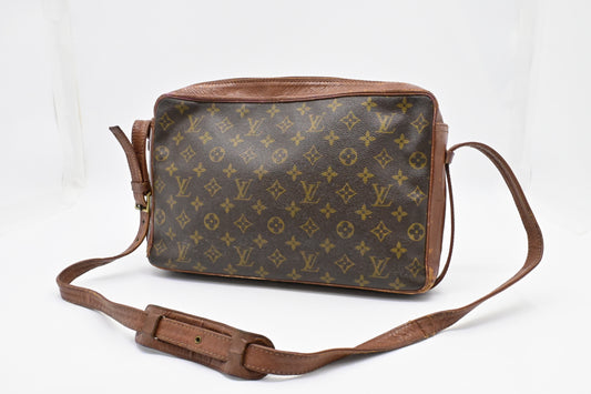 Louis Vuitton Sac Bandouliere in Monogram Canvas