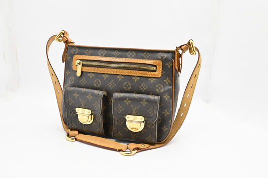 Louis Vuitton Hudson GM in Monogram Canvas