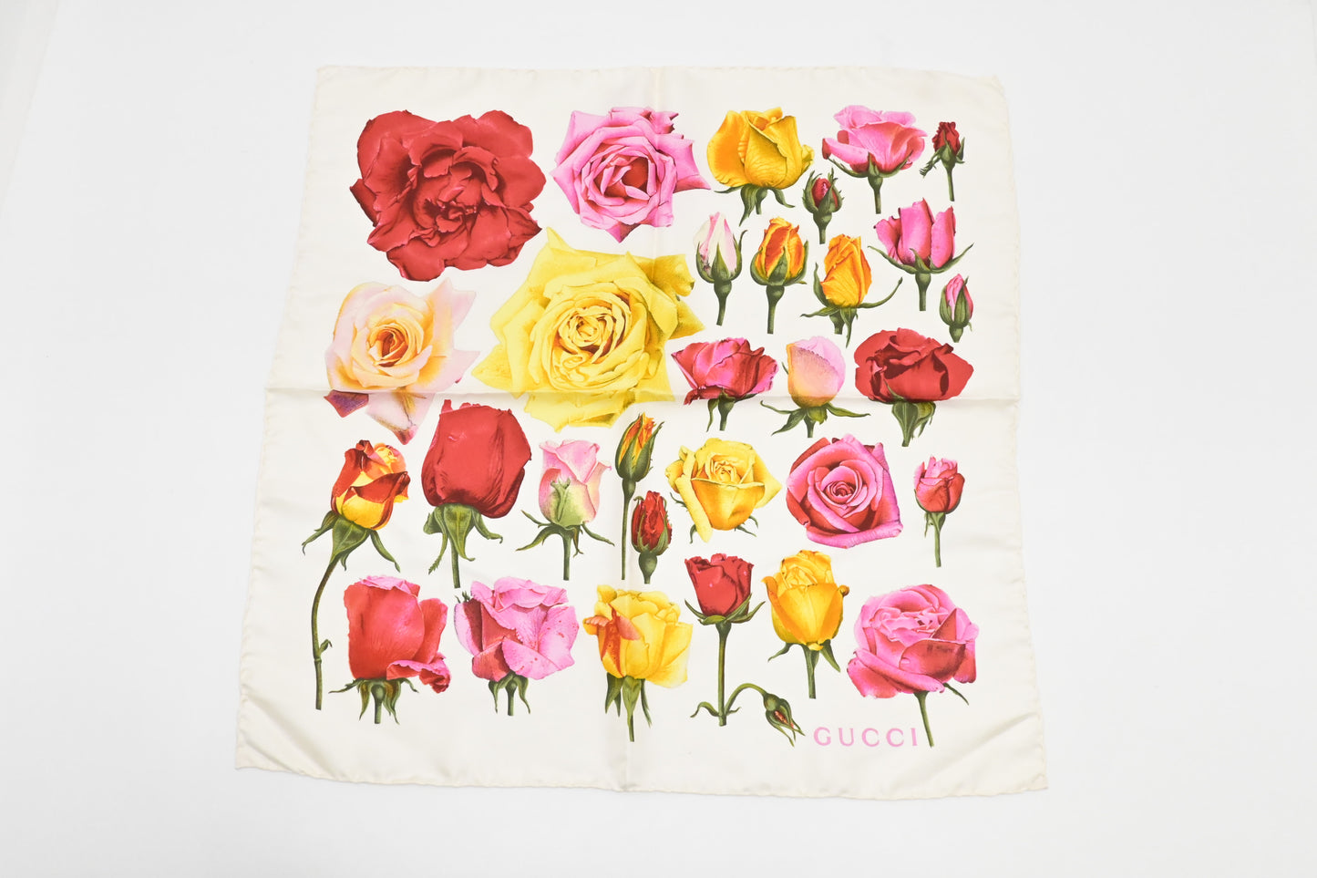 Gucci Roses Scarf in White Silk