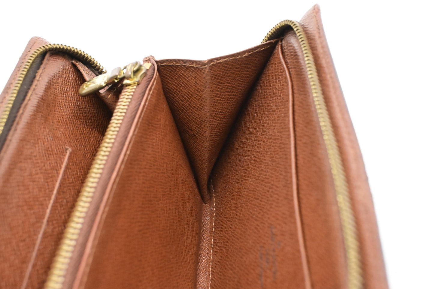 Louis Vuitton Zippy Wallet in Monogram Canvas