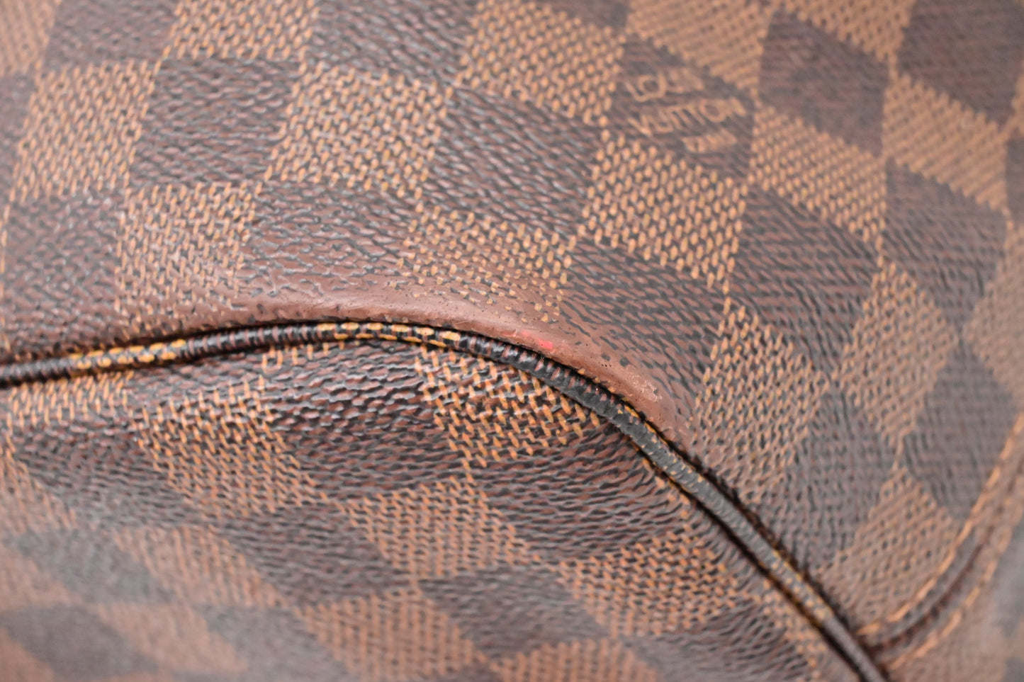 Louis Vuitton Neverfull MM in Damier Ebene Canvas