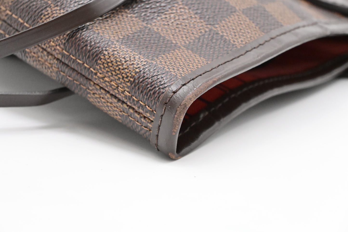 Louis Vuitton Neverfull MM in Damier Ebene Canvas