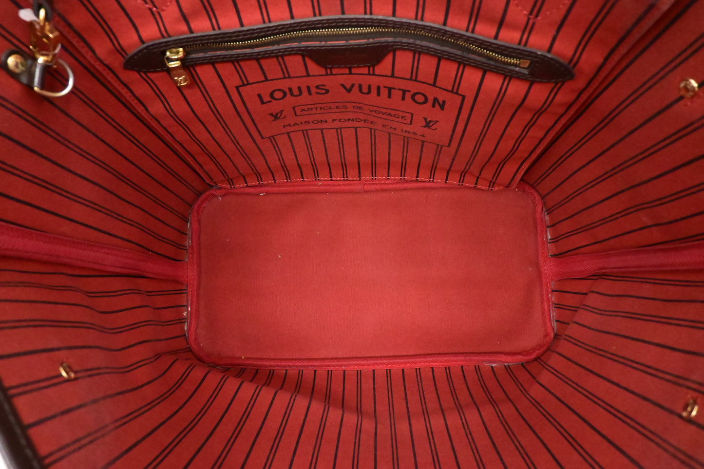 Louis Vuitton Neverfull MM in Damier Ebene Canvas