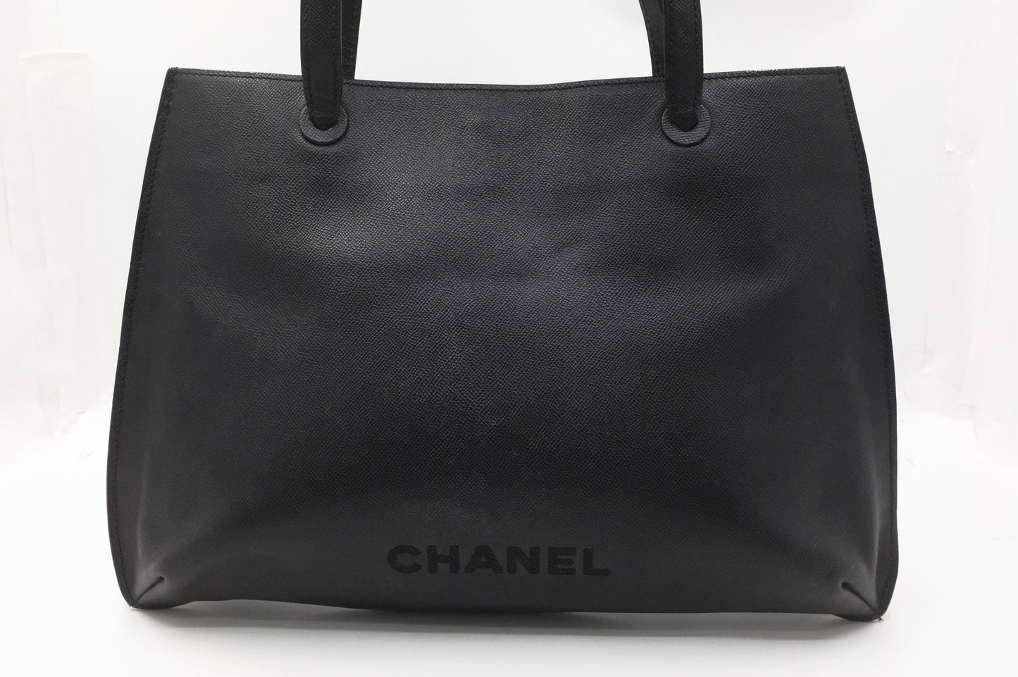 Chanel Shoulder Bag in Black Caviar Leather
