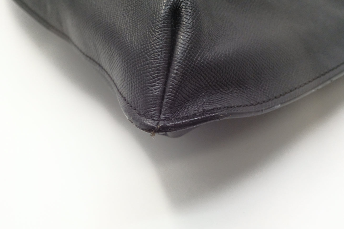 Chanel Shoulder Bag in Black Caviar Leather