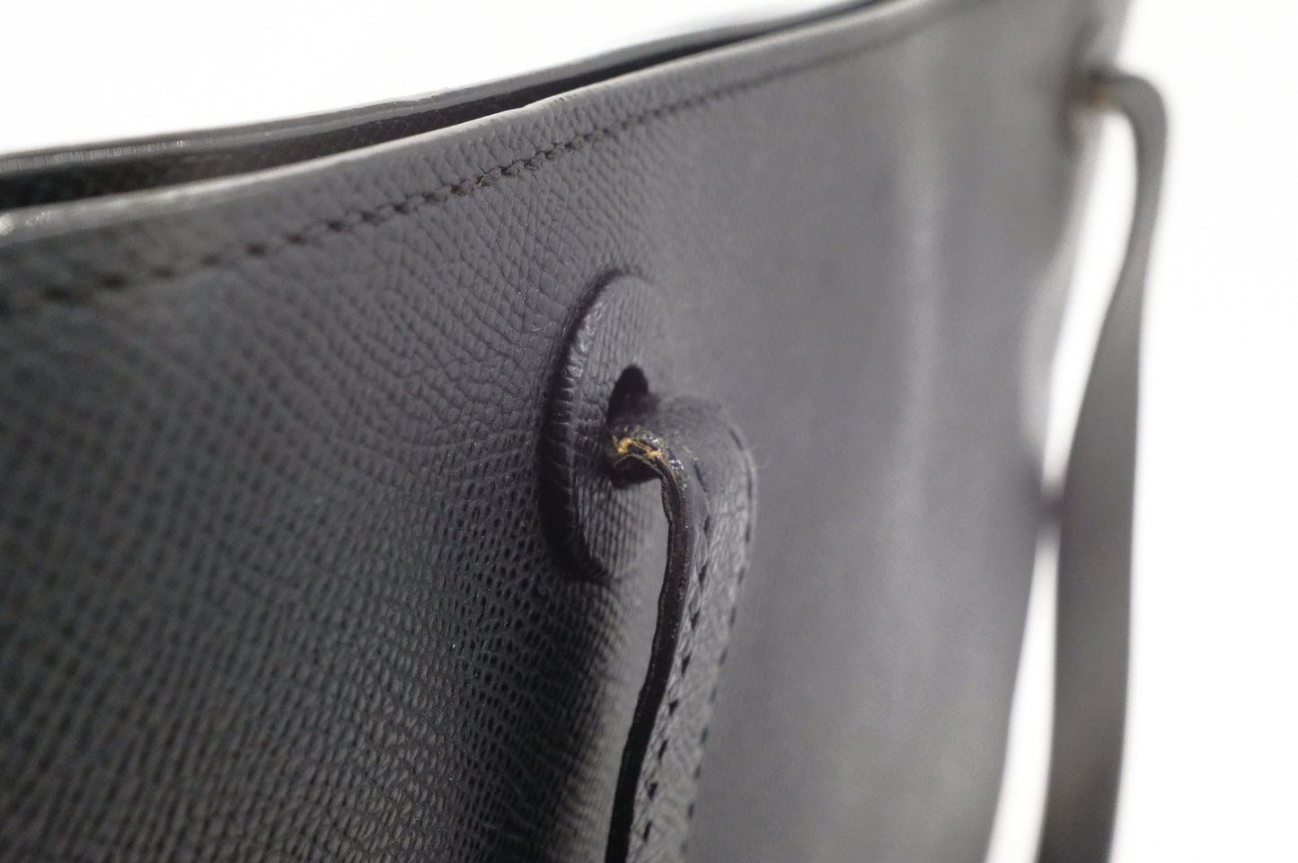 Chanel Shoulder Bag in Black Caviar Leather