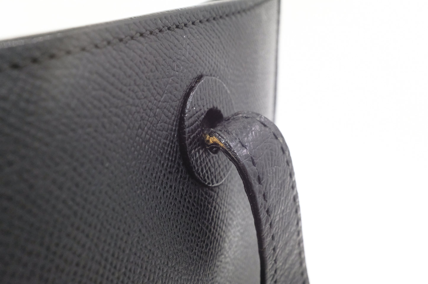 Chanel Shoulder Bag in Black Caviar Leather