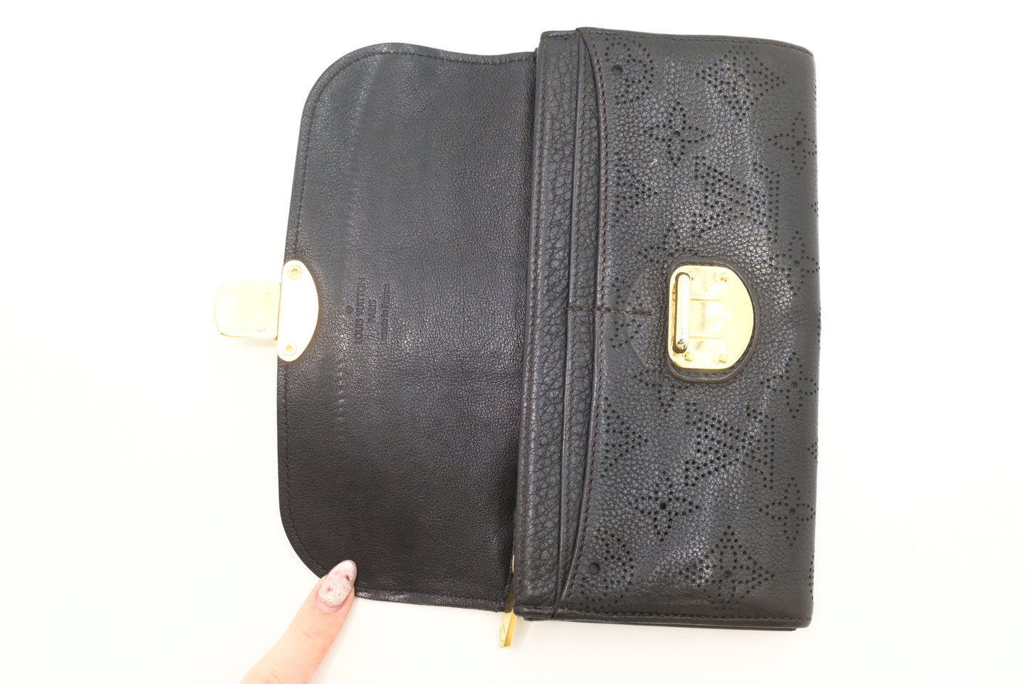 Louis Vuitton Amelia Wallet in Black Mahina Leather