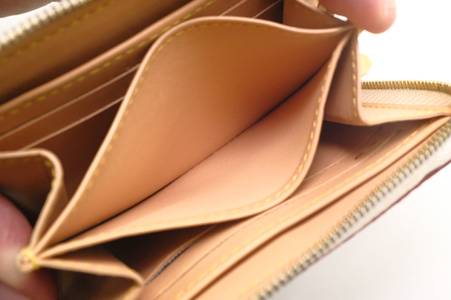 Louis Vuitton Zippy Compact Wallet in White Multicolor Canvas