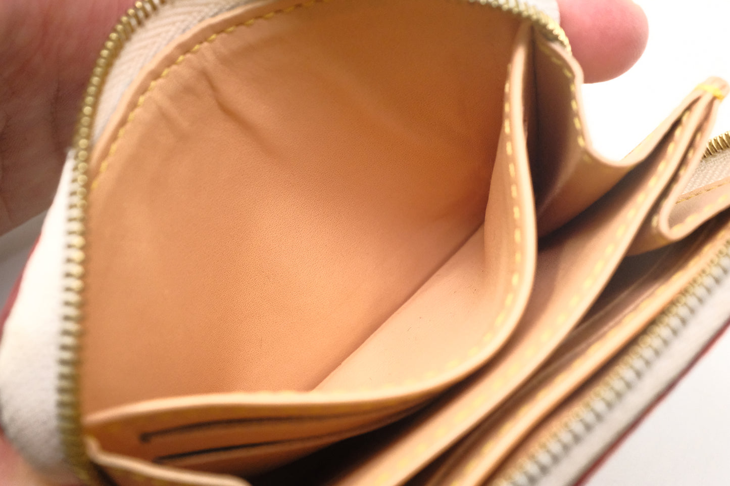 Louis Vuitton Zippy Compact Wallet in White Multicolor Canvas