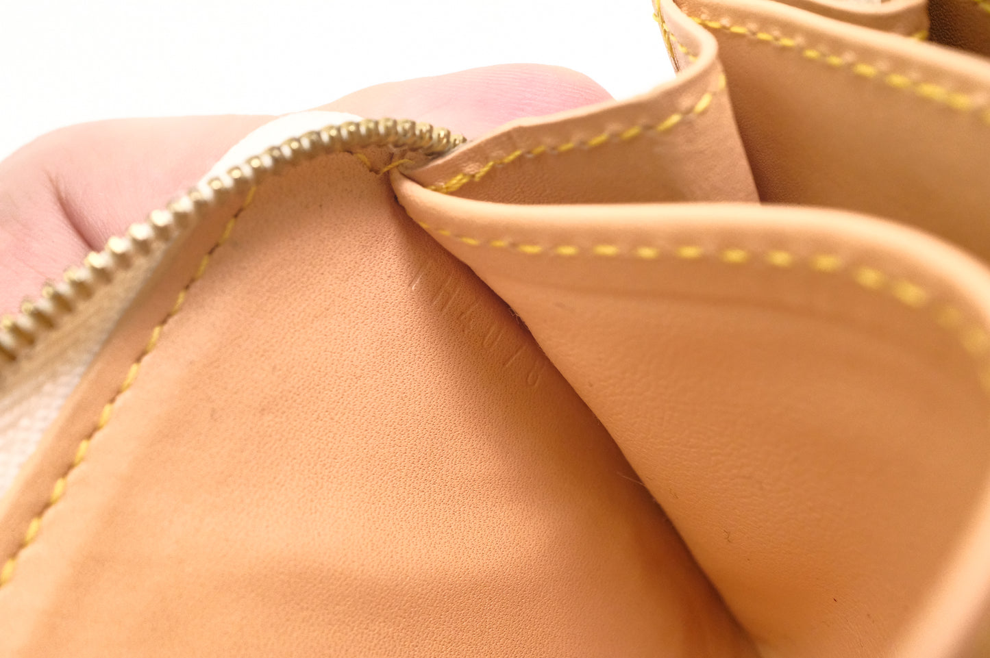 Louis Vuitton Zippy Compact Wallet in White Multicolor Canvas