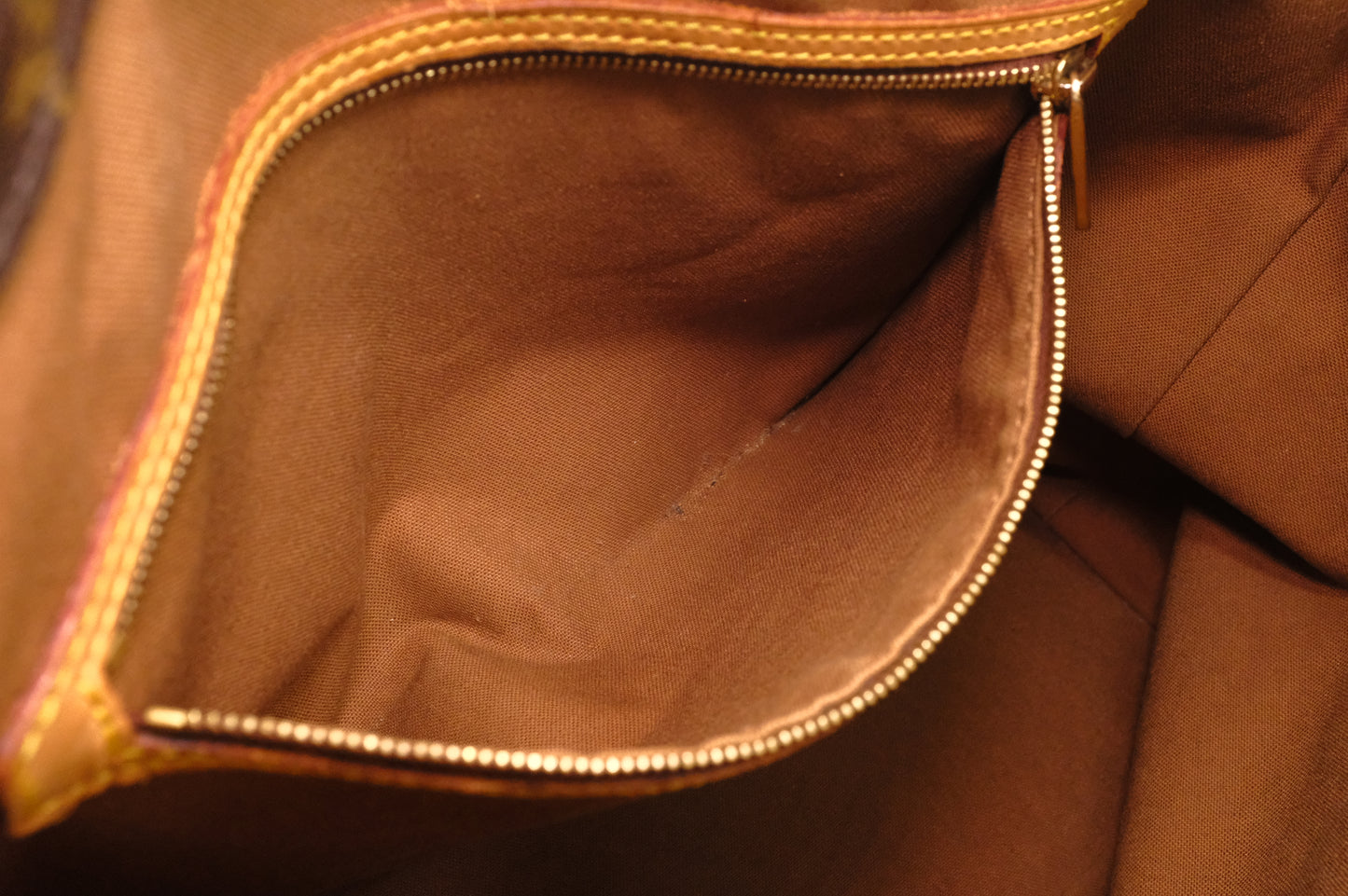 Louis Vuitton Cabas Mezzo in Monogram Canvas