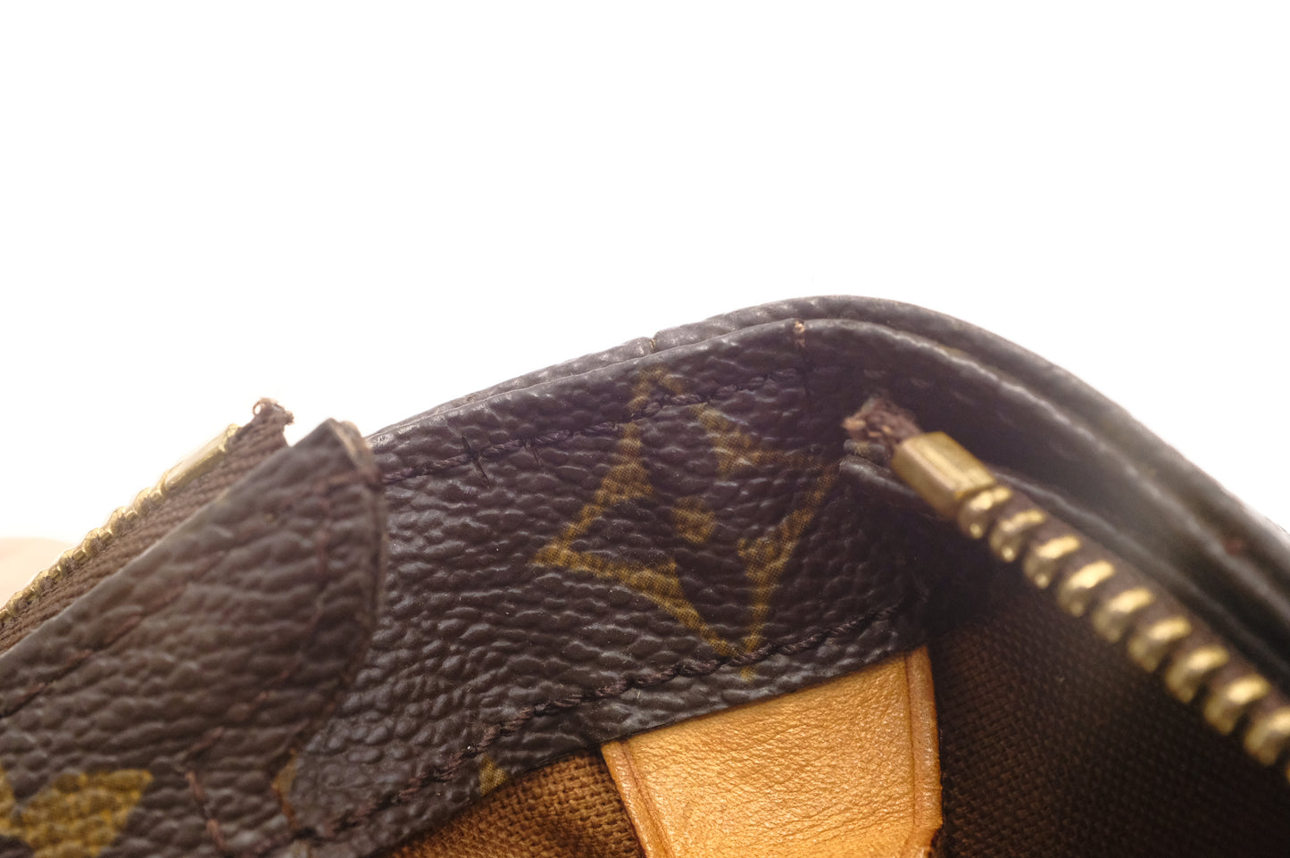 Louis Vuitton Cabas Mezzo in Monogram Canvas