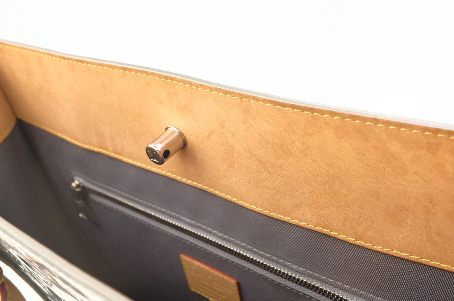 Louis Vuitton Sac Plat in Miroir Vernis Leather