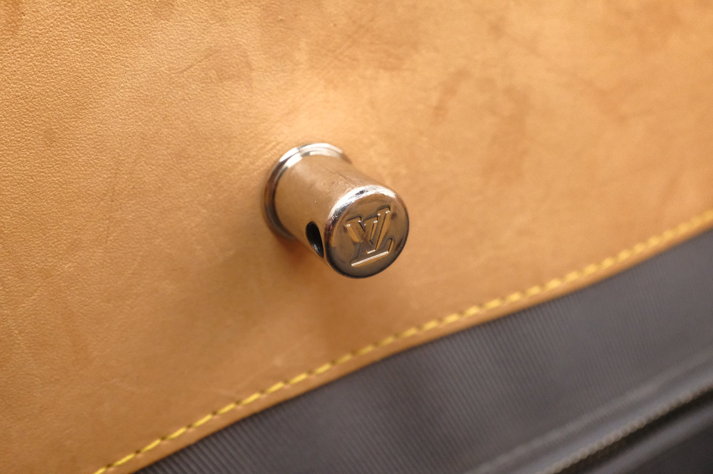 Louis Vuitton Sac Plat in Miroir Vernis Leather