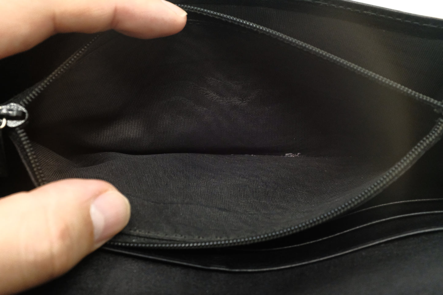 Gucci Long Wallet in Black Guccissima Leather