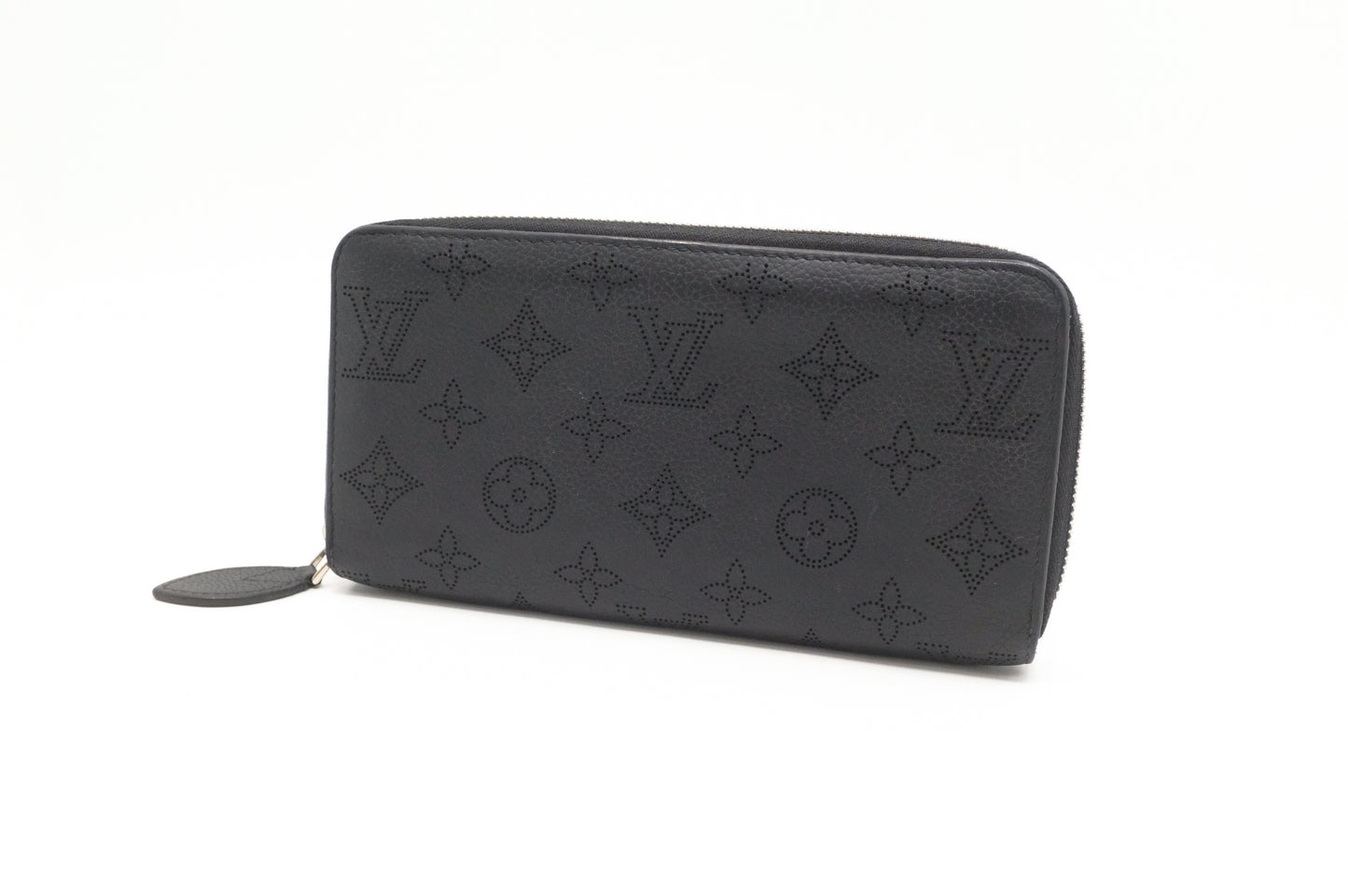 Louis Vuitton Zippy Wallet in Black Mahina Leather