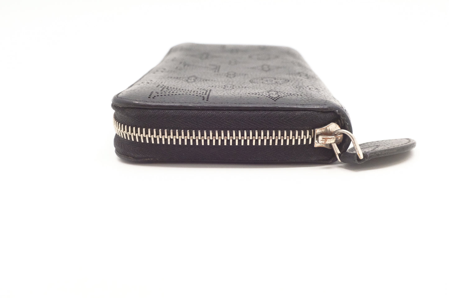 Louis Vuitton Zippy Wallet in Black Mahina Leather