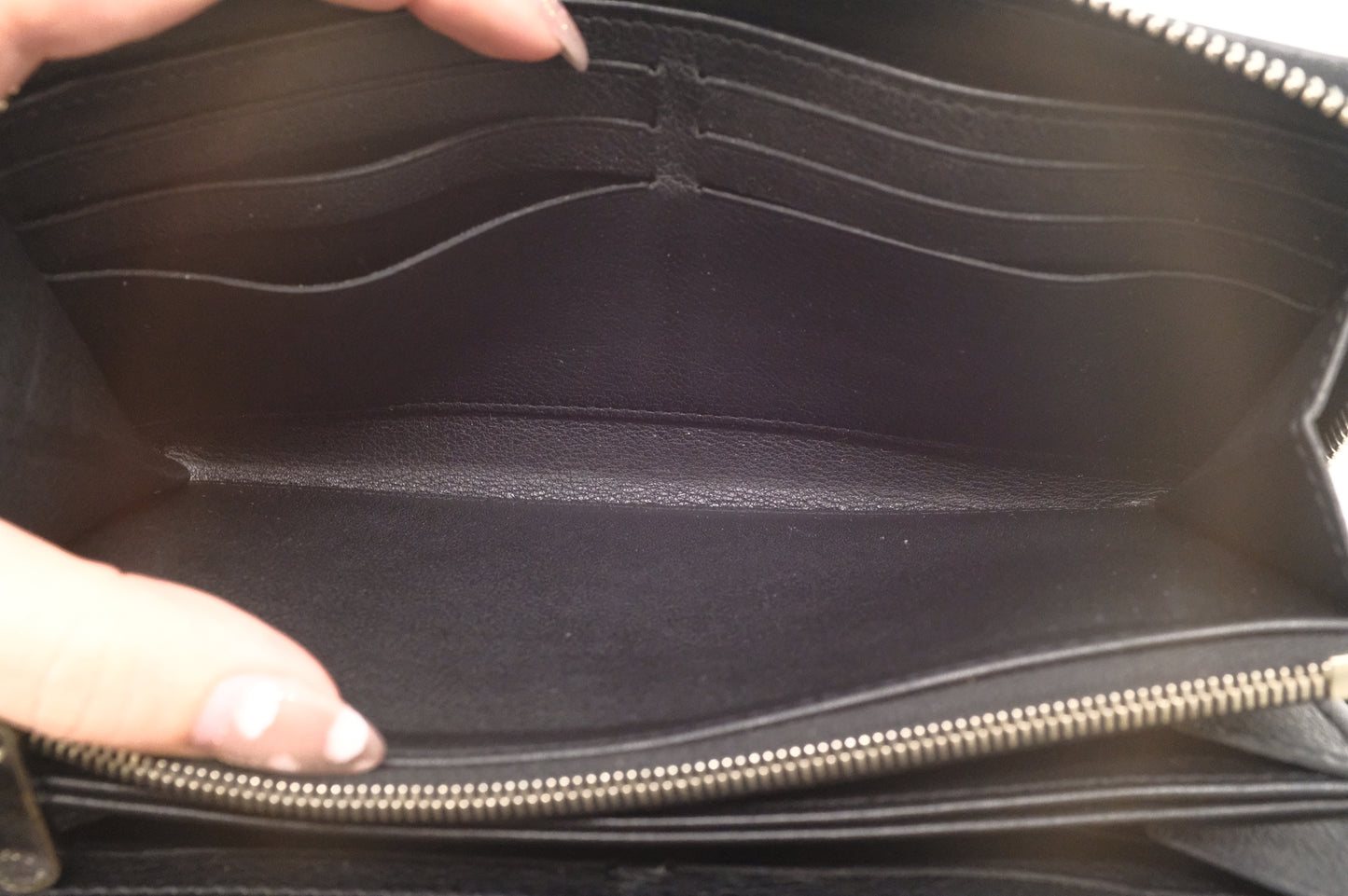 Louis Vuitton Zippy Wallet in Black Mahina Leather