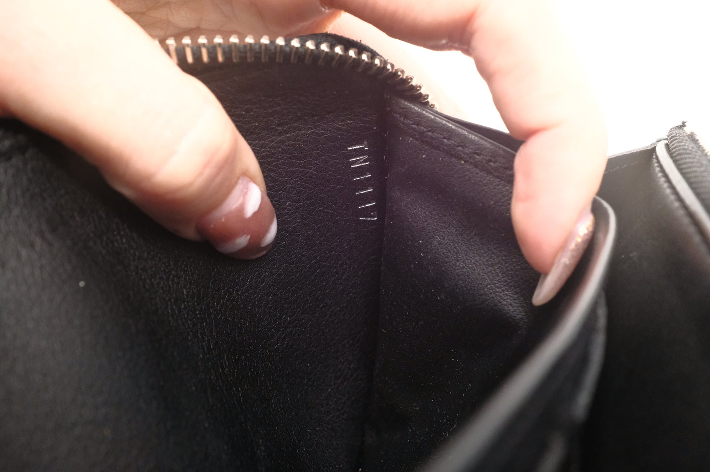 Louis Vuitton Zippy Wallet in Black Mahina Leather
