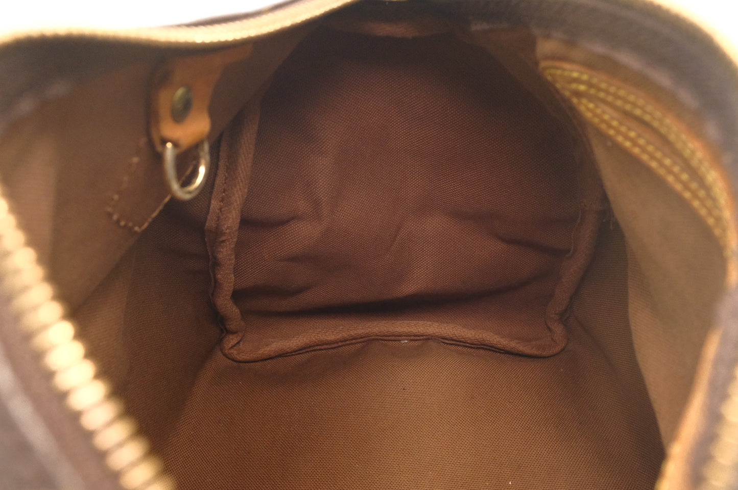 Louis Vuitton Speedy 25 in Monogram Canvas