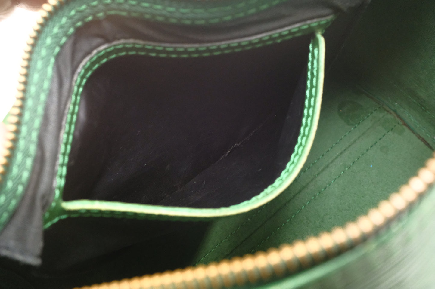Louis Vuitton Speedy 25 in Green Epi Leather