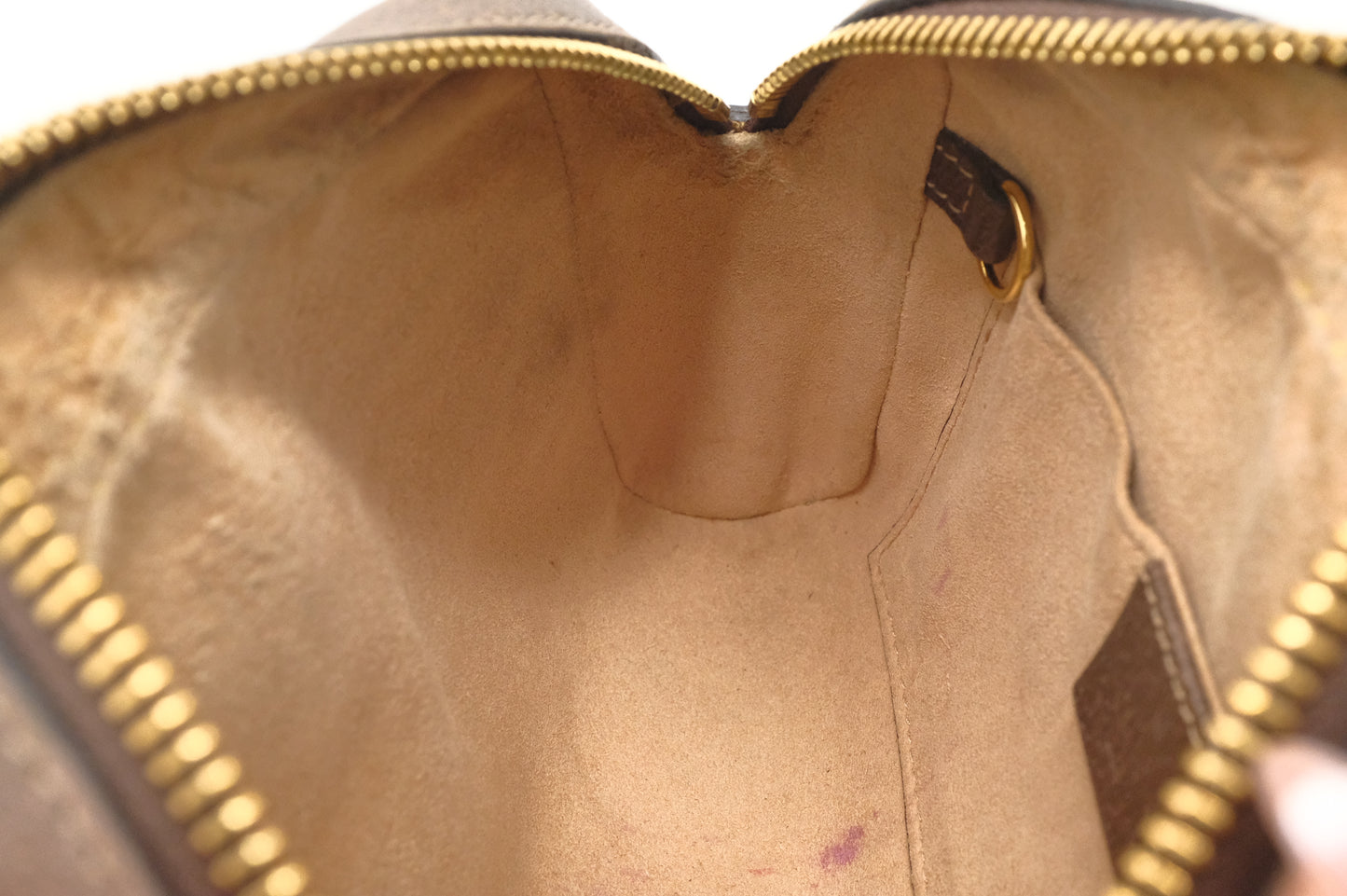 Gucci Crossbody Bag in GG Supreme Canvas